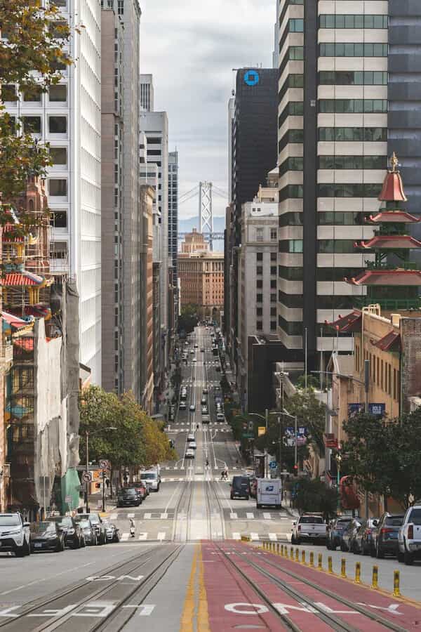 Downtown San Francisco street, the walk from Moscone toward Sansome